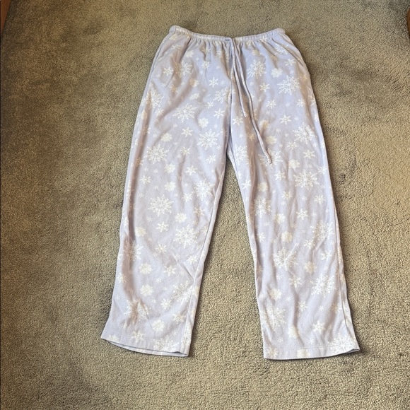 Aria Lavender Purple Snowflake Fleece Pajama Set SIZE M - Picture 5 of 7